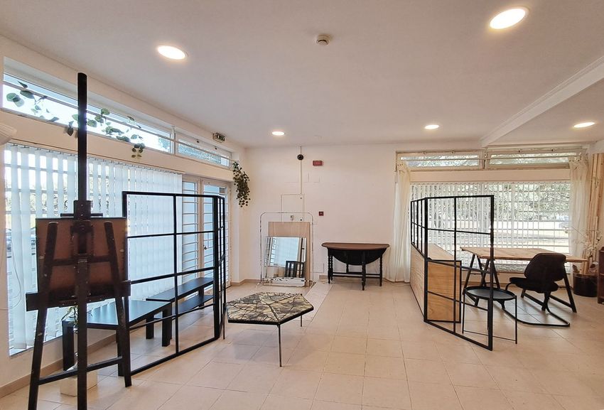 Imagem de espaço comercial em Rua do Alentejo, 40