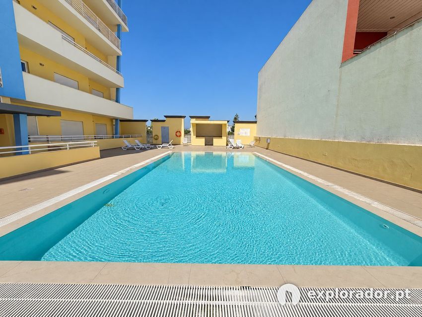 Imagem Piscina de apartamento t3 em Rua Alfredo Keil, 52