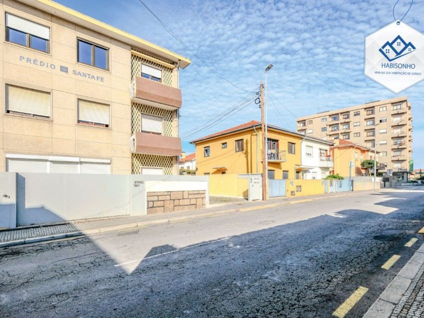 Imagem Fachada de apartamento t1 em Avenida General Humberto Delgado