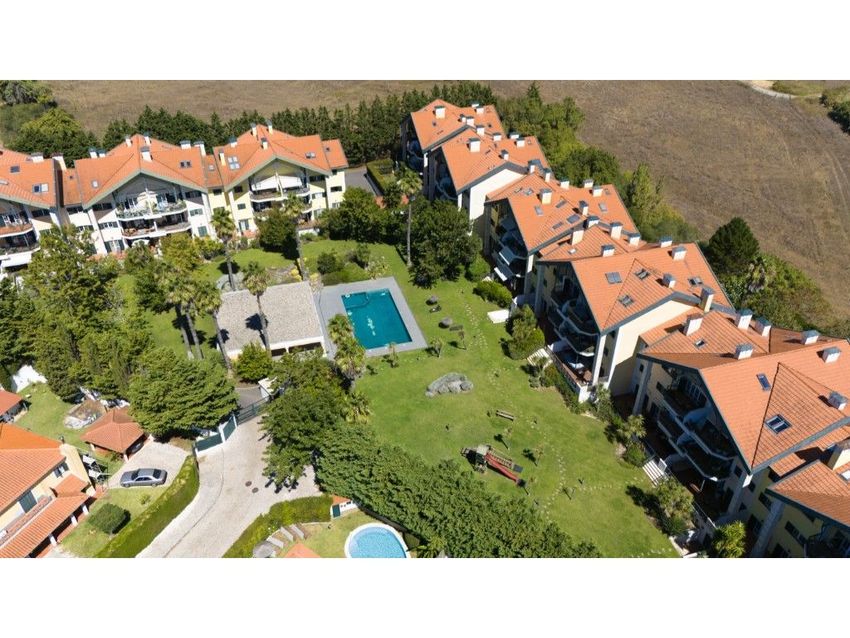 Imagem Piscina de duplex em Viela Mato, 4