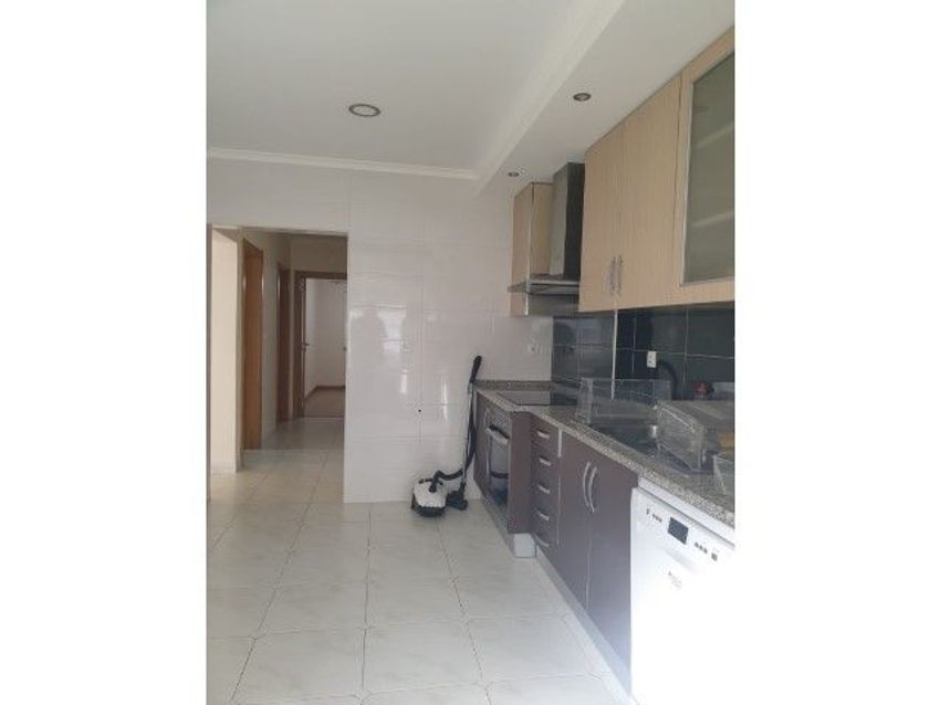 Imagem Cozinha de apartamento t2 em Póvoa de Santo Adrião e Olival Basto