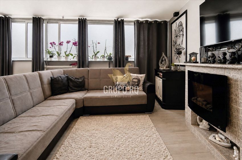 Imagem Sala de estar de apartamento t4 em Liceu - Paço do Rei