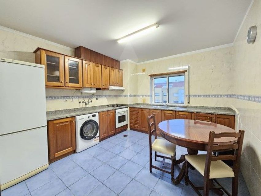 Imagem Cozinha de apartamento t0 em Avenida da Força Aérea Portuguesa