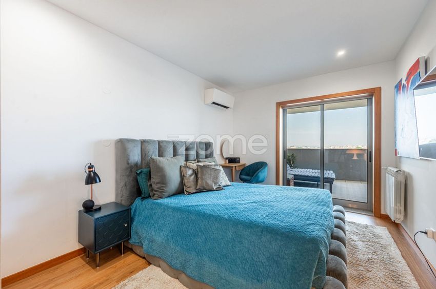 Imagem Quarto de apartamento t2 em Rua da Telheira, 510