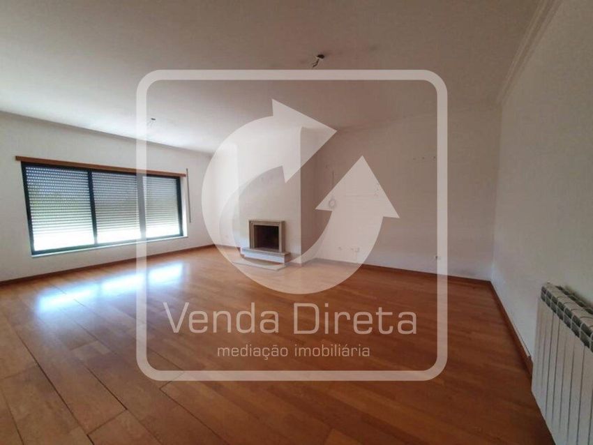 Imagem Divisão de apartamento t3 em Rua Sarmento Beires, 131