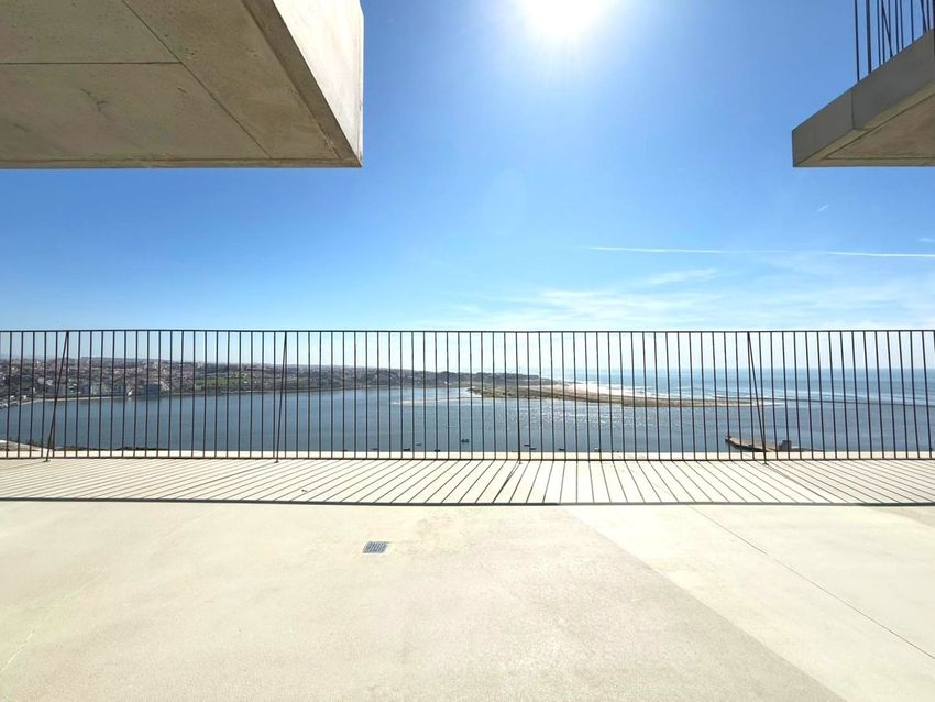 Imagem Vistas de apartamento t4 em Foz Velha