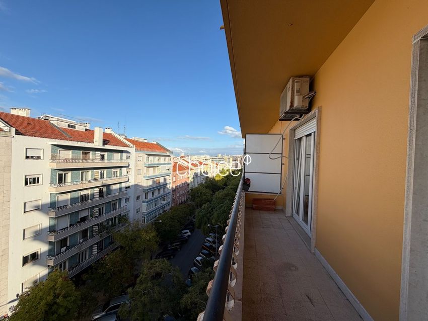Imagem Terraço de apartamento t3 em Avenida Ressano Garcia, 45