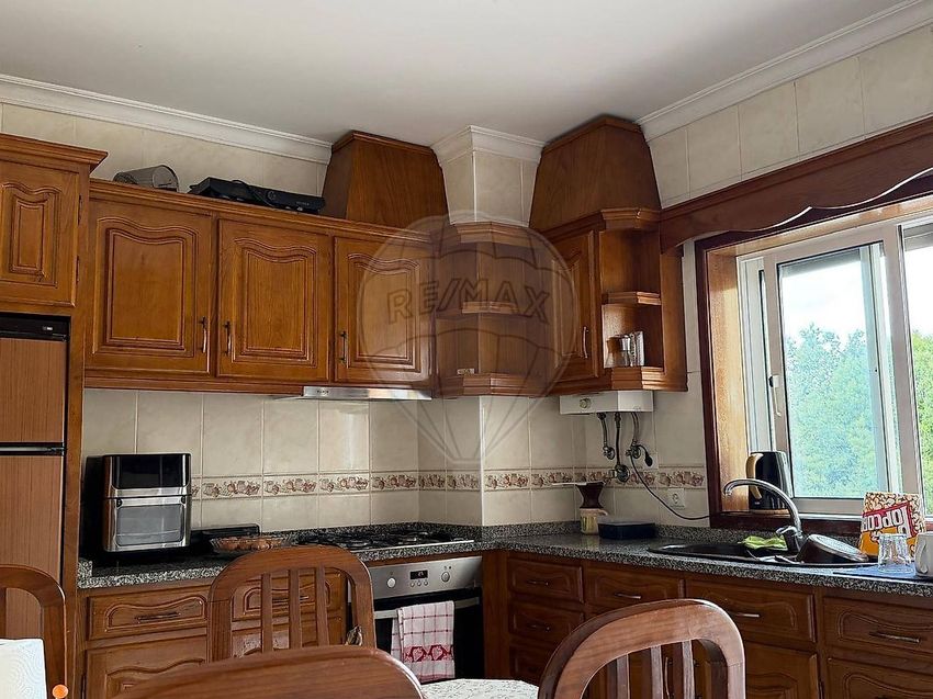 Imagem Cozinha de apartamento t3 em Rua Fonte Taurina