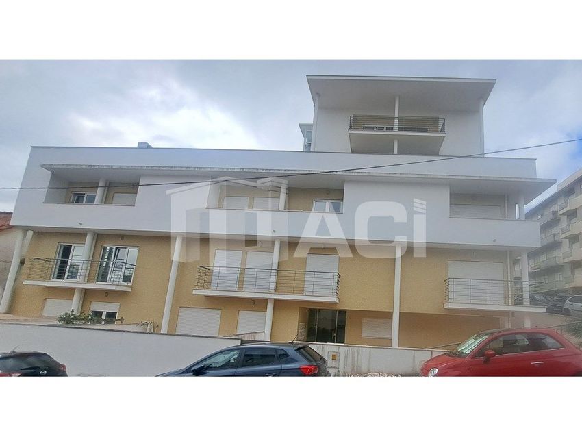 Imagem Vistas de apartamento t2 em Avenida Doutor José Jardim, 9
