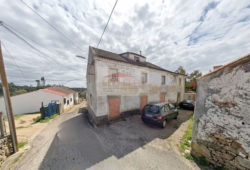 Imagem Fachada de  moradia independente em R. Principal