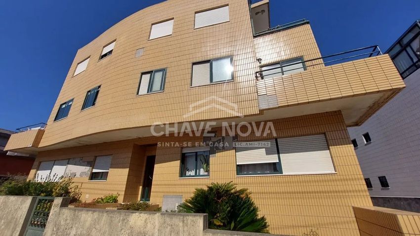 Imagem Fachada de apartamento t2 em Zona Este