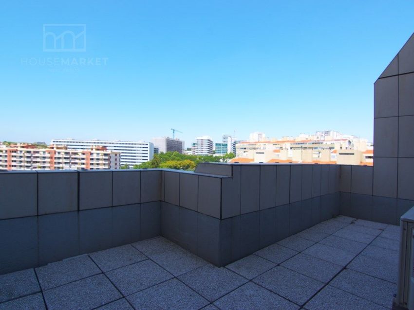 Imagem Terraço de escritório em Rua Santa Teresa do Menino Jesus