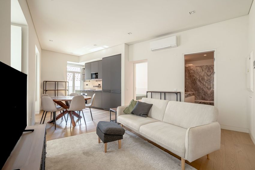 Imagem Sala de estar de apartamento t2 em Travessa da Cruz da Rocha, 3