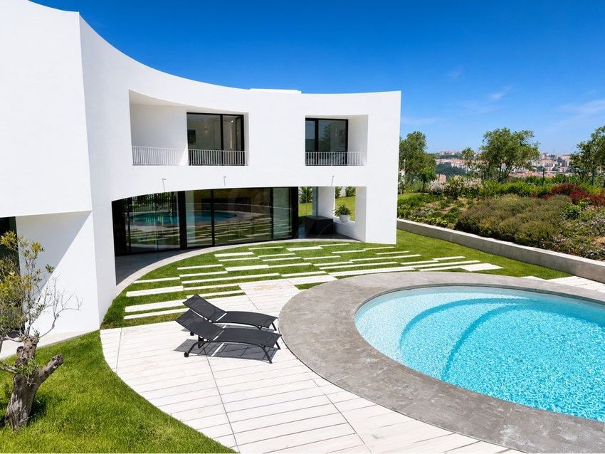Imagem Piscina de  moradia independente em Oeiras Golf
