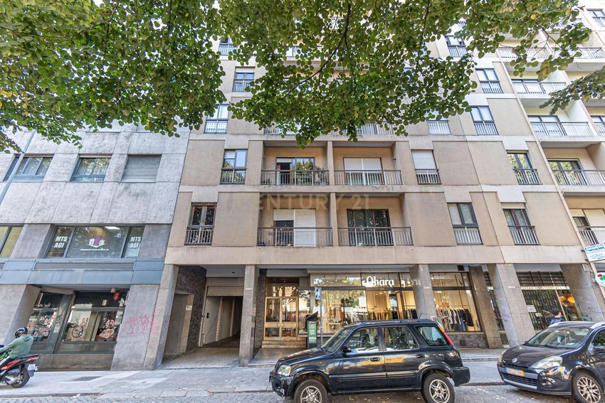 Imagem Vistas de apartamento t2 em Avenida Dom Afonso Henriques, 1098