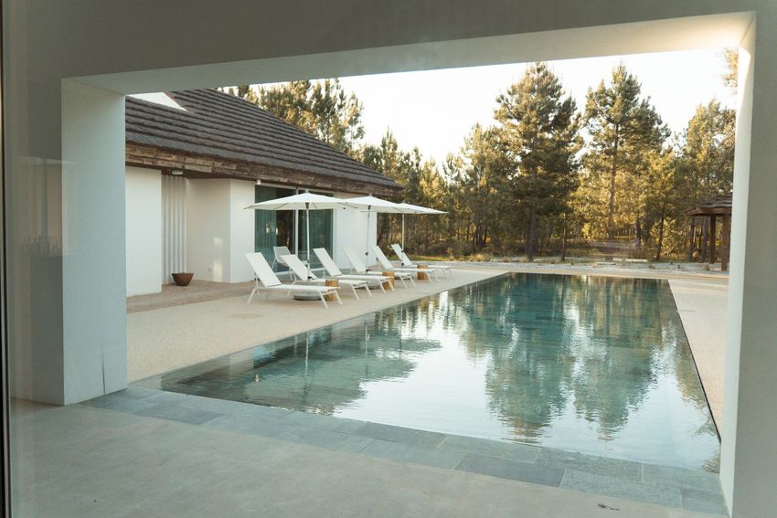 Imagem Piscina de  moradia independente em Estrada N261-1 s/n