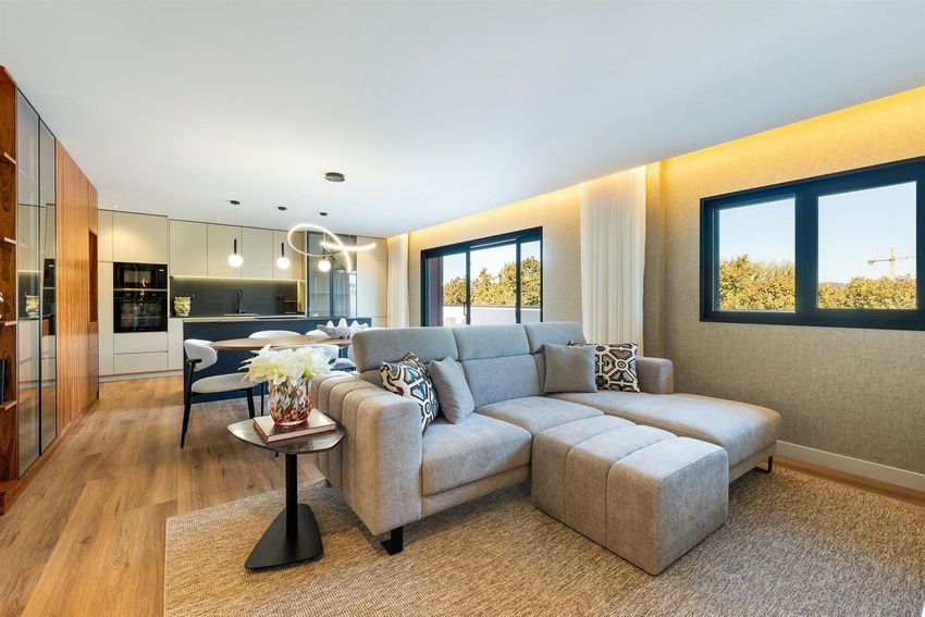 Imagem Sala de estar de apartamento t3 em Rua Professor Humberto Gonçalves, 113