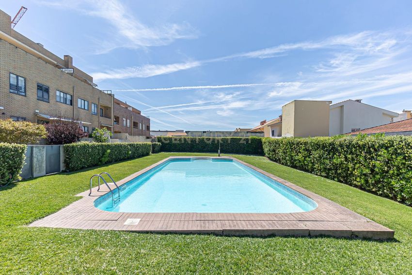 Imagem Piscina de apartamento t1 em Rua das Algas s/n