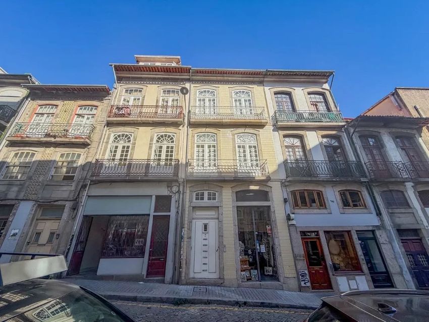 Imagem Vistas de prédio residencial em Trindade