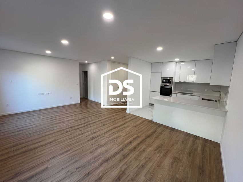 Imagem de apartamento t1 em Av Ao Tom Della s/n