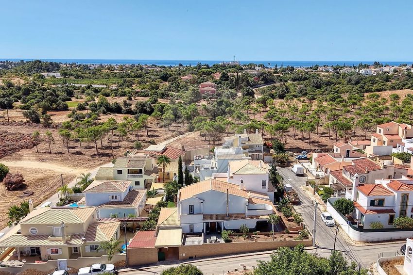Imagem Vistas de  moradia independente em Salicos - Sesmarias - Boavista
