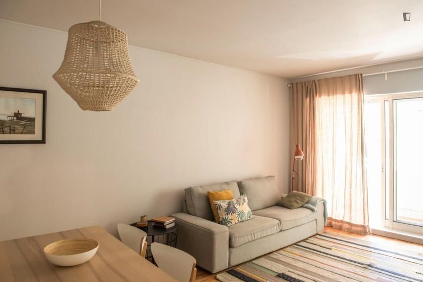 Imagem Quarto de apartamento t2 em Avenida Comendador Ferreira de Matos