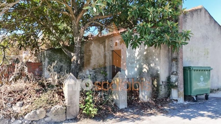 Imagem Fachada de  casa ou moradia em Pernes