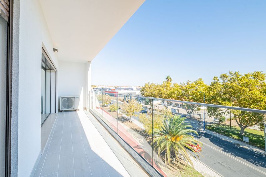 Imagem Terraço de apartamento t3 em Alameda dos Moinhos s/n