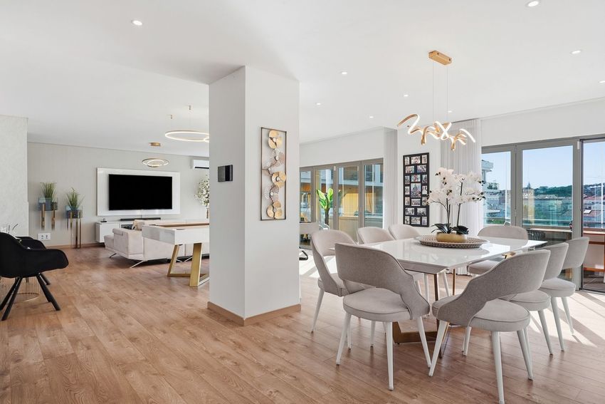 Imagem Sala de estar de apartamento t4 em Rua dos Eucaliptos, 2