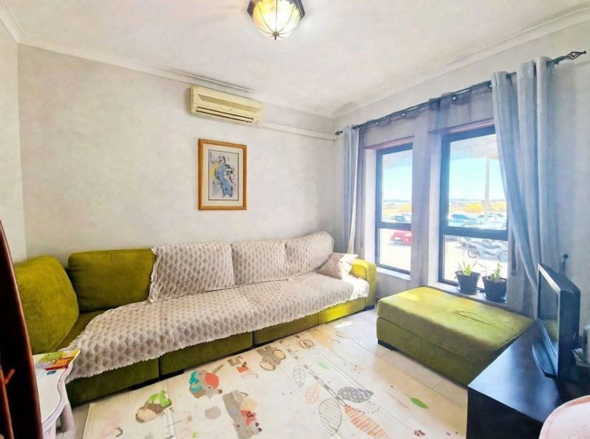 Imagem Sala de estar de apartamento t2 em Rua Mouzinho de Albuquerque