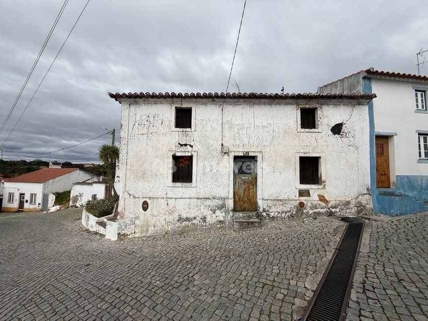Imagem Fachada de  moradia independente em Margem