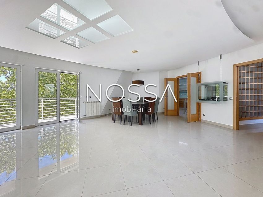 Imagem Cozinha de apartamento t3 em Avenida de Dom José Alves Correia da Silva s/n