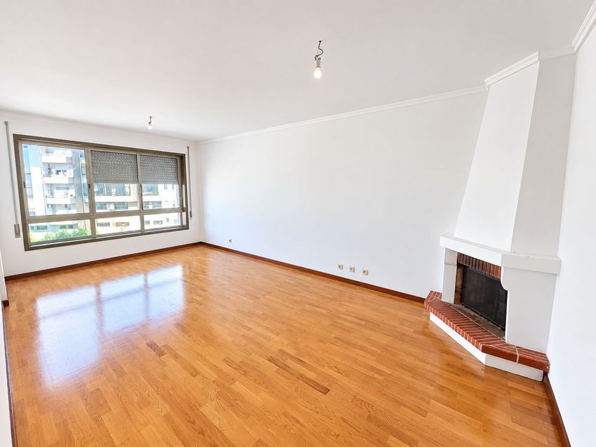 Imagem Divisão de apartamento t3 em Rua Rodrigo Pedro
