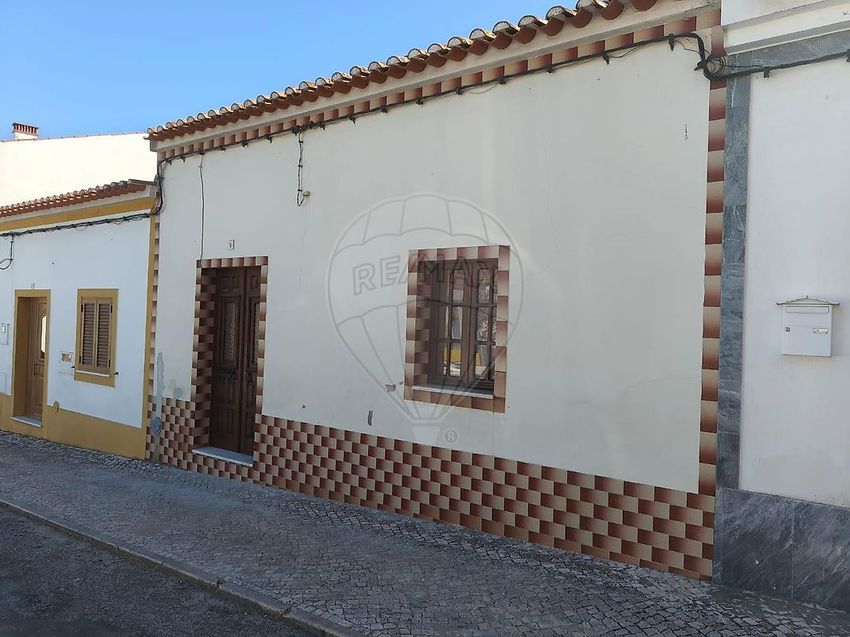 Imagem Fachada de  moradia independente em Amareleja