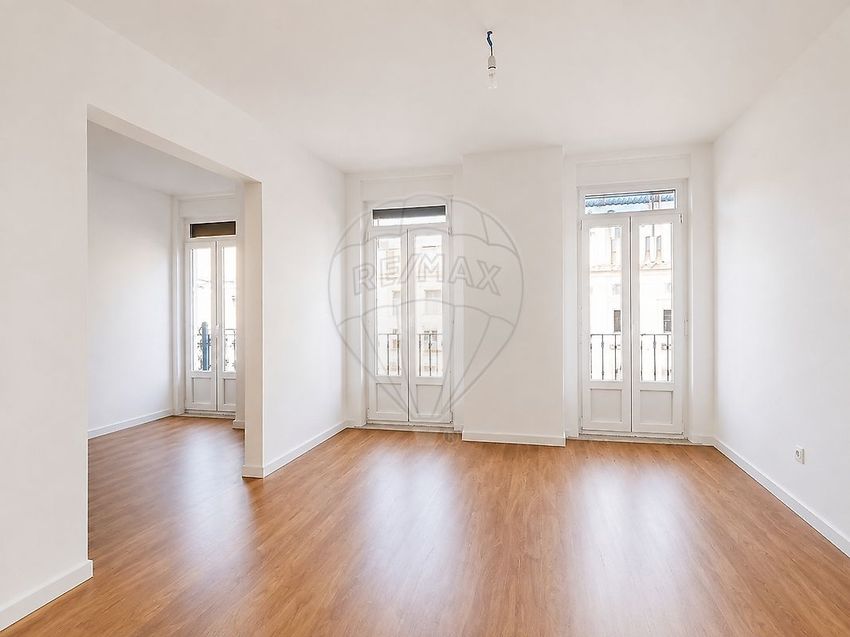 Imagem Divisão de apartamento t2 em Rua de Xabregas