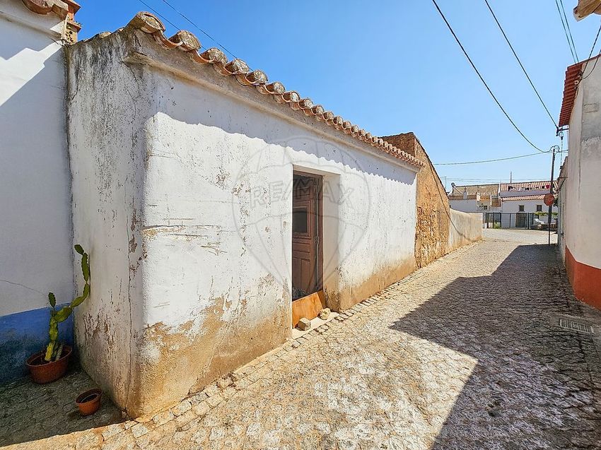 Imagem Fachada de  moradia independente em Vila do Bispo e Raposeira