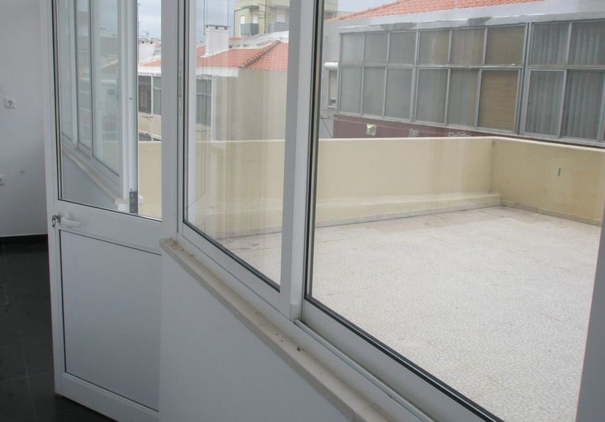 Imagem Terraço de apartamento t1 em Travessa de Dom Dinis, 9