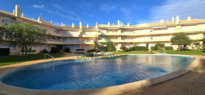 Imagem Piscina de apartamento t2 em Rua das Acácias