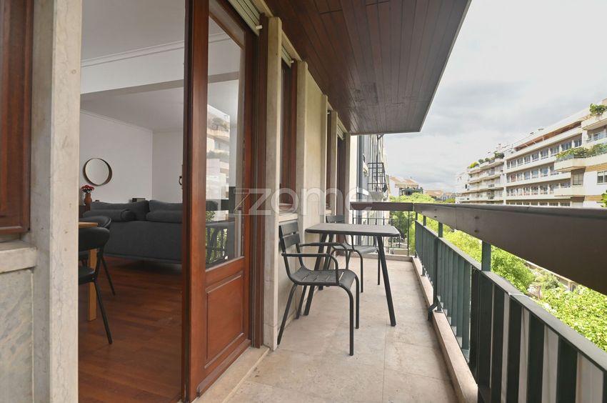 Imagem Alpendre de apartamento t3 em Avenida Visconde de Valmor, 65