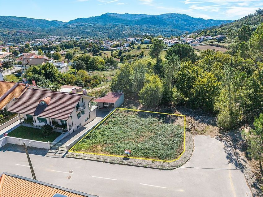 Imagem de terreno em Rua Santo António