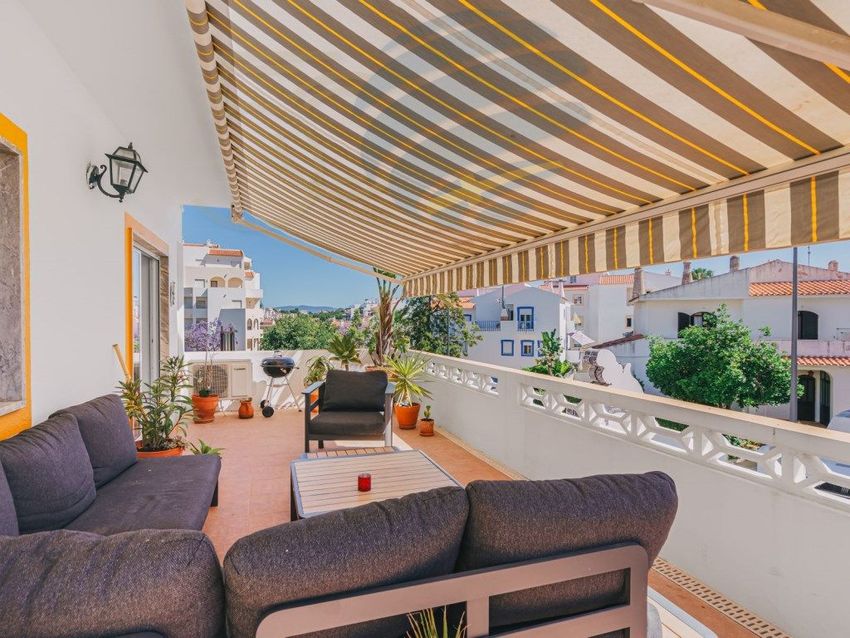 Imagem Sala de estar de apartamento t3 em Ferragudo