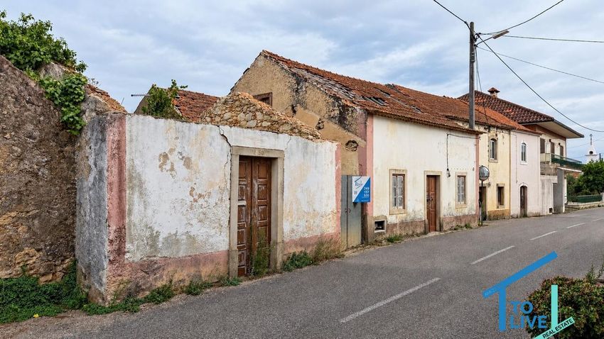 Imagem Fachada de  casa de aldeia em Chãos