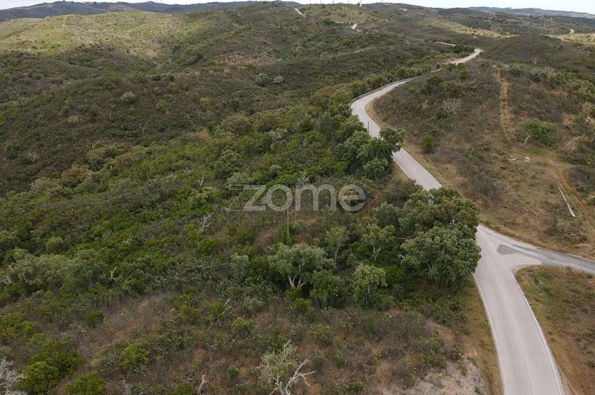 Imagem Zonas comuns de terreno em Rua de Beja