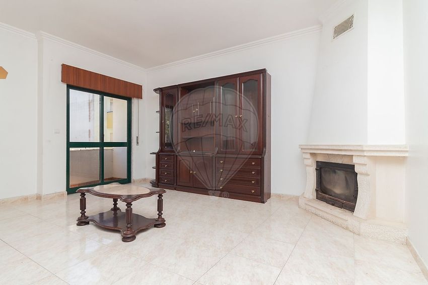Imagem Sala de estar de apartamento t2 em Rua São José do Marco