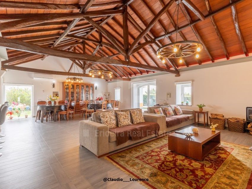Imagem Sala de estar de  moradia independente em Ericeira Norte