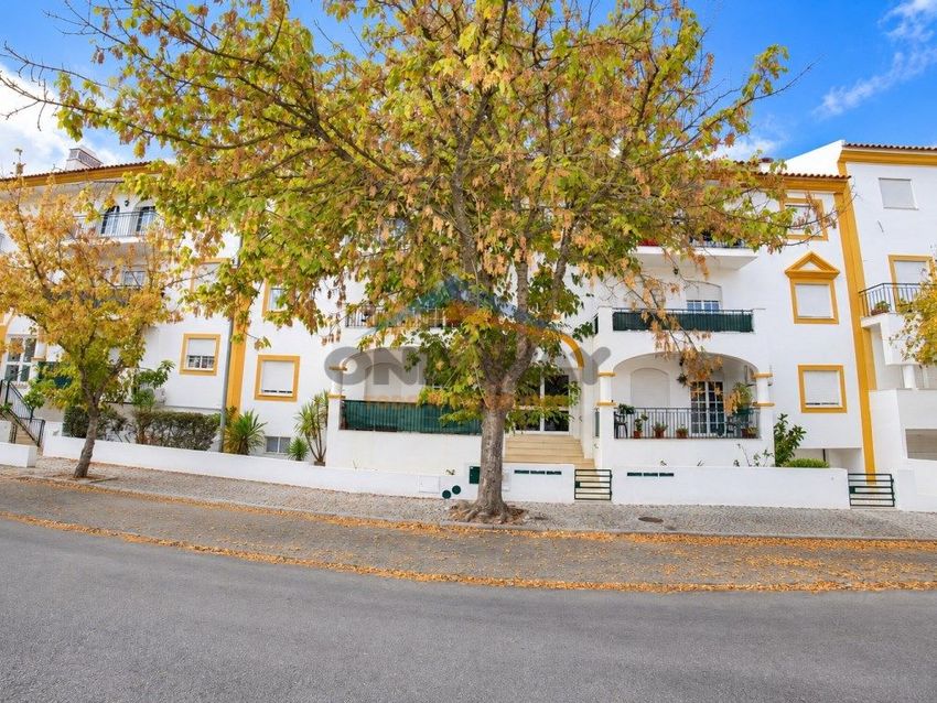 Imagem Fachada de apartamento t3 em Rua Frei Carlos