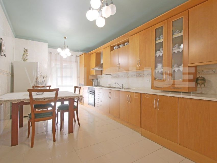 Imagem Cozinha de apartamento t3 em Praceta Luís Villa Verde, 7 c