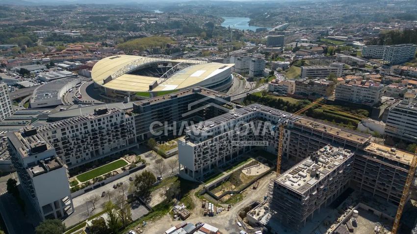 Imagem Vistas de apartamento t4 em Rua Ilse Losa s/n