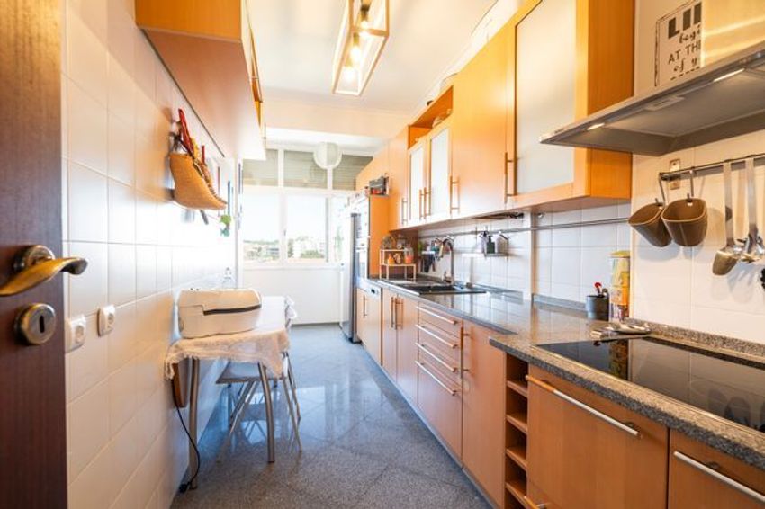 Imagem Cozinha de apartamento t3 em Av. Gago Coutinho