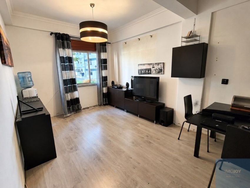 Imagem Sala de estar de apartamento t1 em Avenida Lourenço Marques, 6